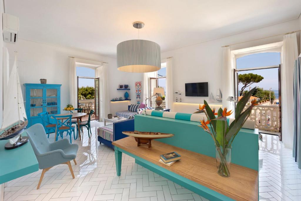 AMORE RENTALS - La Terrazza Sul Porto room 2